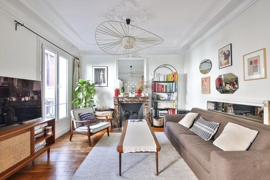 Appartamento Chaleureux Au Coeur De Montmartre Parigi